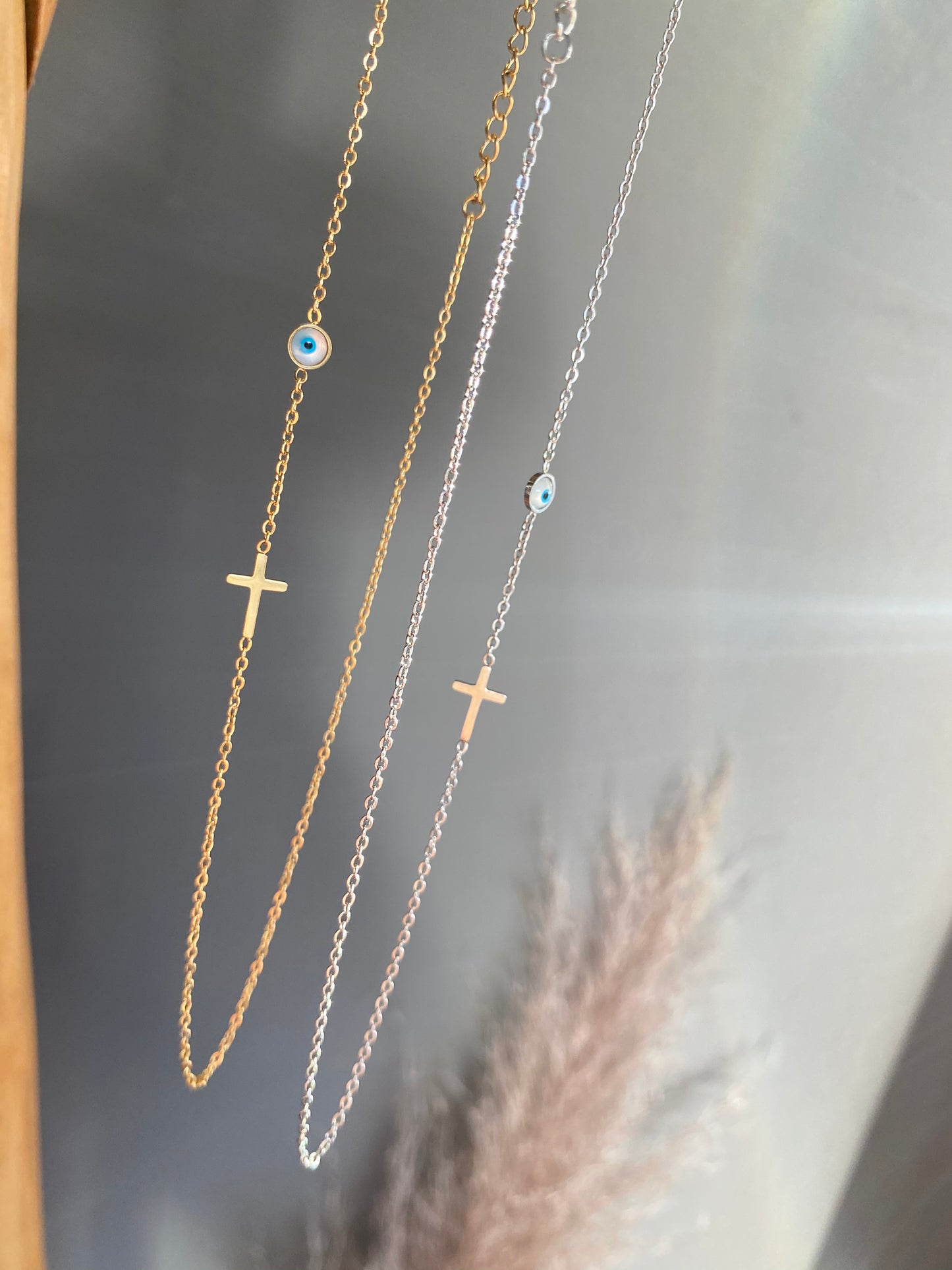 Colar Olho e Cruz