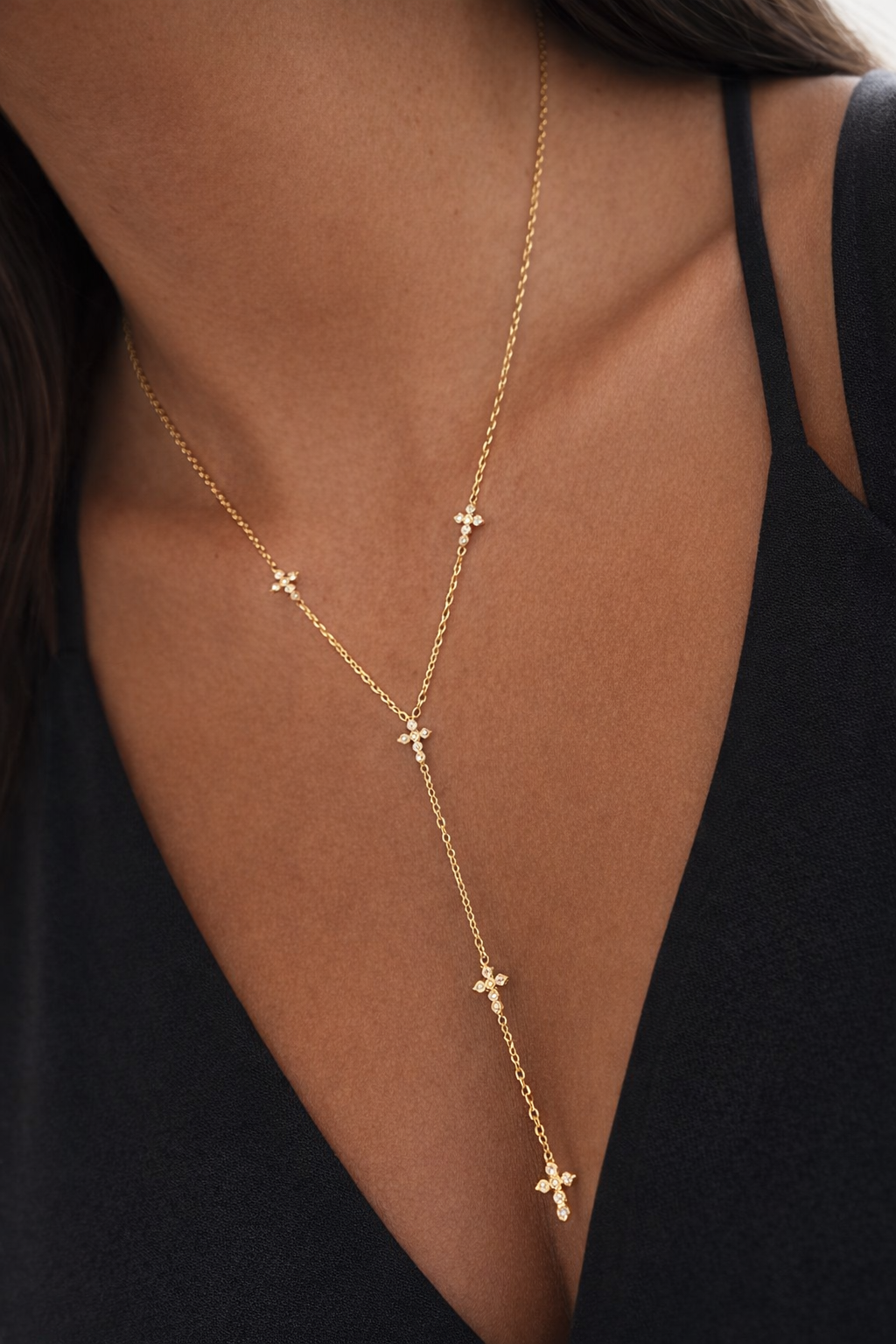 Colar decote mini cruz