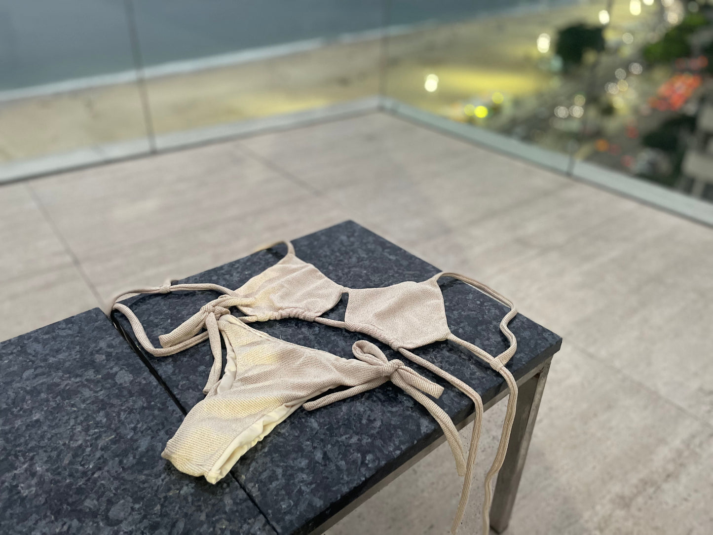 Bikini Nude brilhos dourado