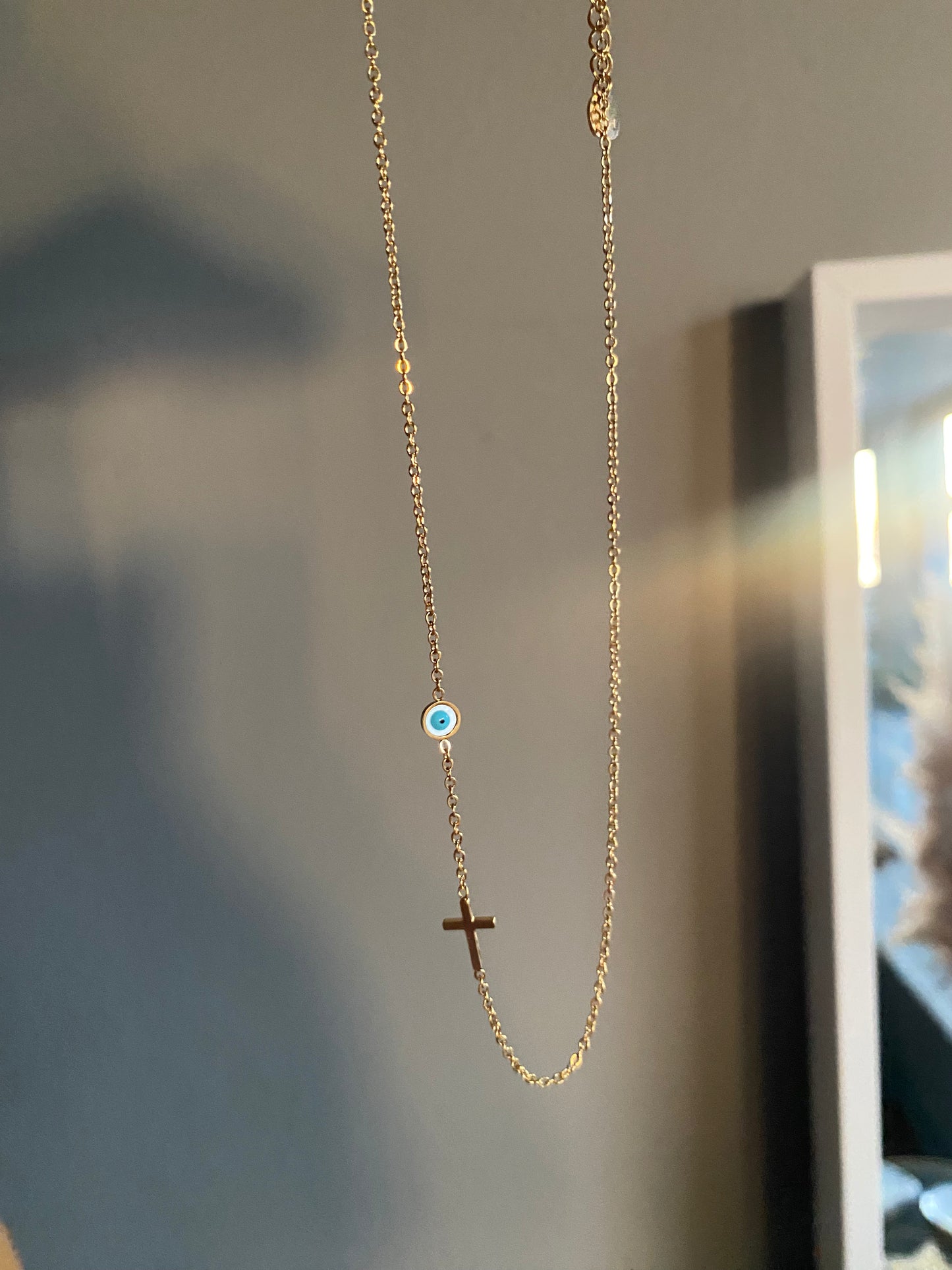 Colar Olho e Cruz