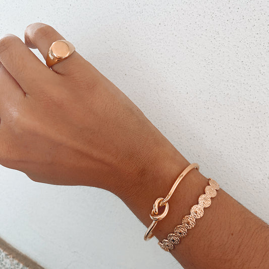 Pulseira rígida Nó