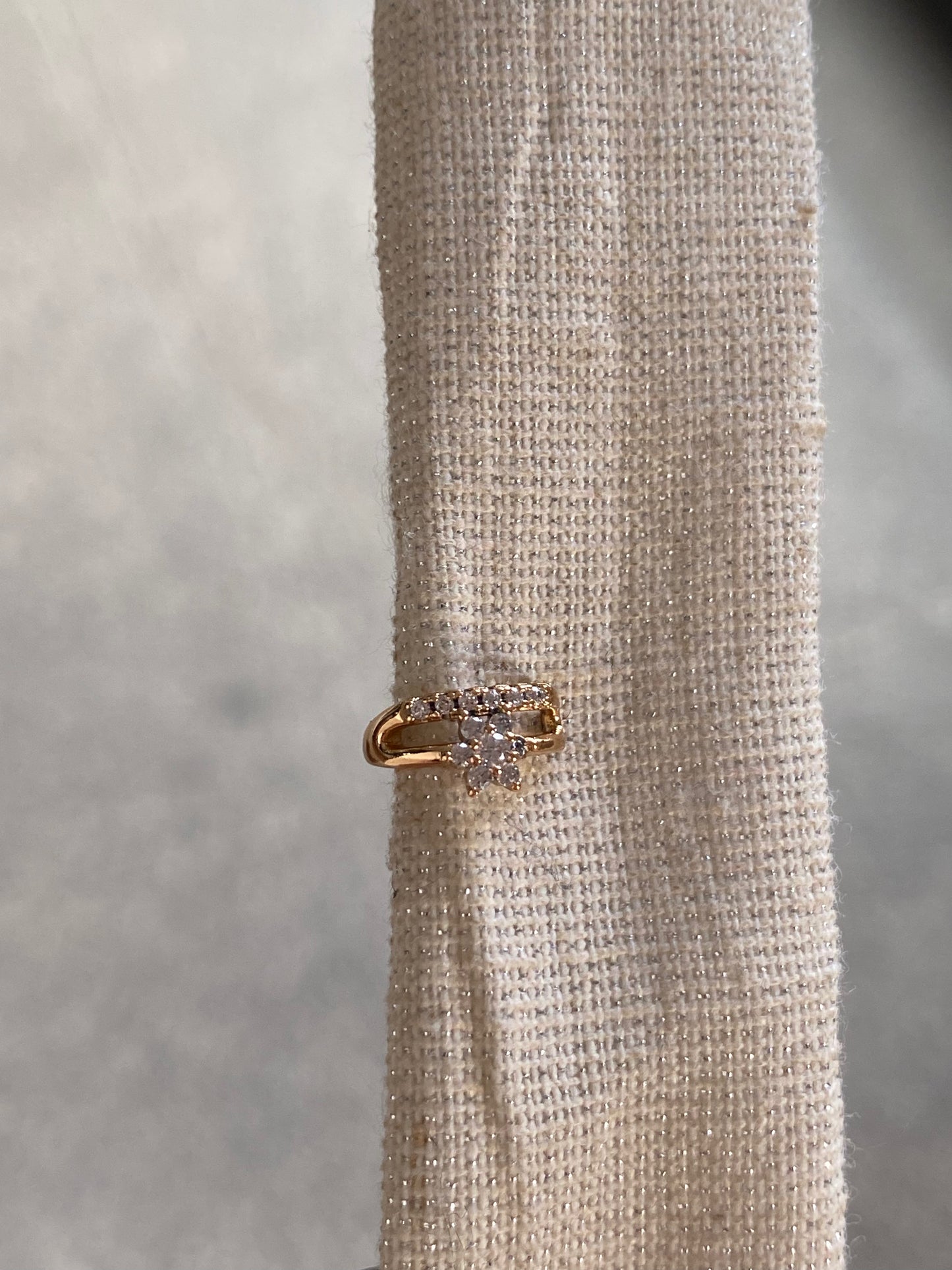 Earcuff Flor Zirconia