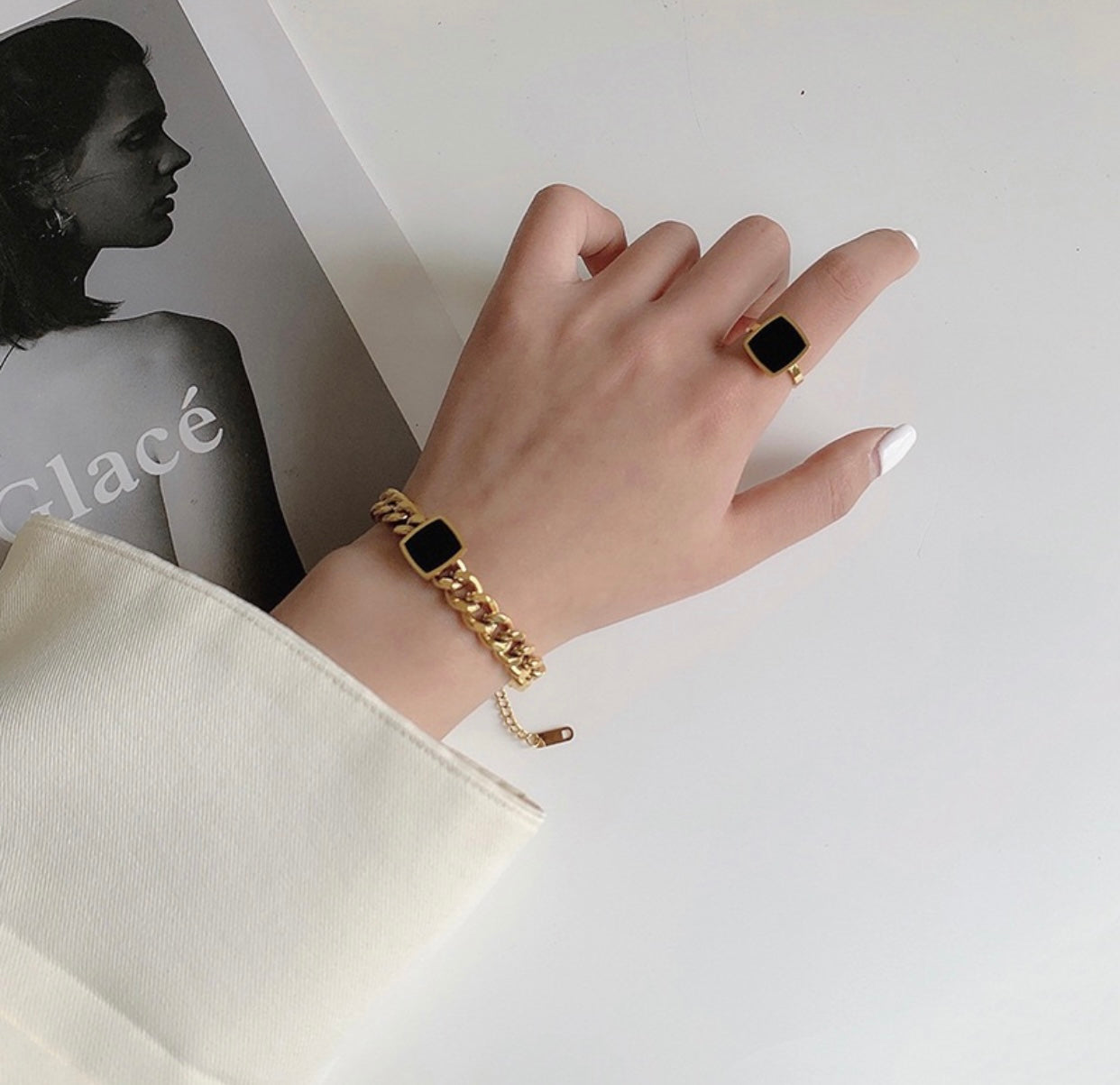 Pulseira elos largos preta